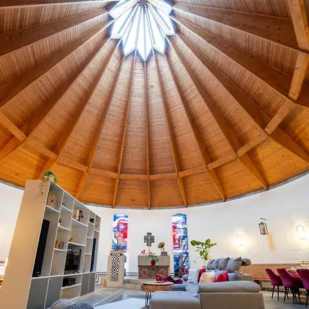 Dreamcation - Wohnen In Kirche, 3d-tour, Terrasse, Bbq, Kueche, Kamin, 180qm Apartment