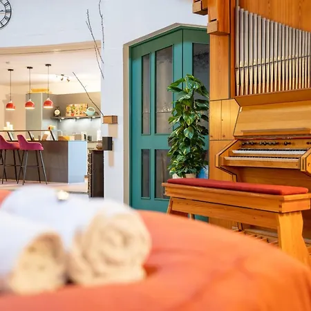 Dreamcation - Wohnen In Kirche, 3d-tour, Terrasse, Bbq, Kueche, Kamin, 180qm Apartment