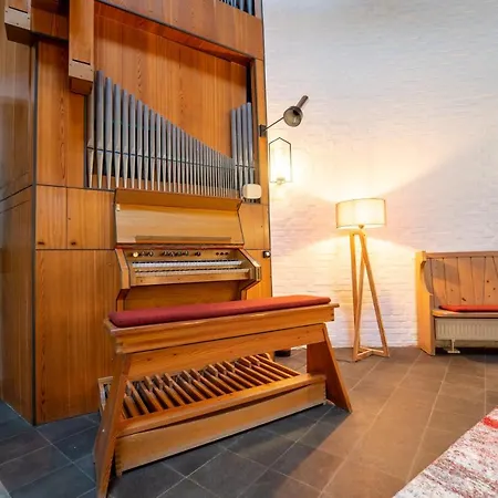 Dreamcation - Wohnen In Kirche, 3d-tour, Terrasse, Bbq, Kueche, Kamin, 180qm *