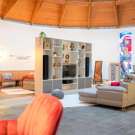 Dreamcation - Wohnen In Kirche, 3d-tour, Terrasse, Bbq, Kueche, Kamin, 180qm Kelheim