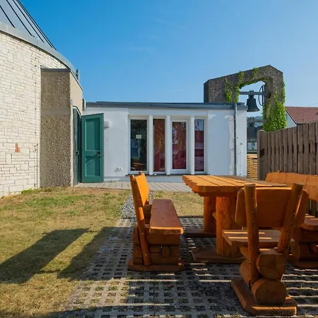 Dreamcation - Wohnen In Kirche, 3d-tour, Terrasse, Bbq, Kueche, Kamin, 180qm Apartment *