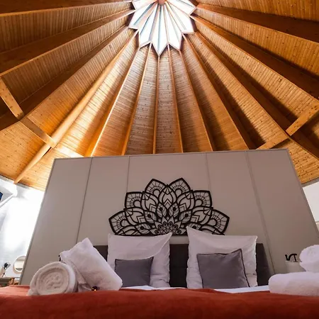 Dreamcation - Wohnen In Kirche, 3d-tour, Terrasse, Bbq, Kueche, Kamin, 180qm Apartment Kelheim