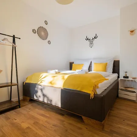 Dreamcation - Wohnen In Kirche, 3d-tour, Terrasse, Bbq, Kueche, Kamin, 180qm Kelheim